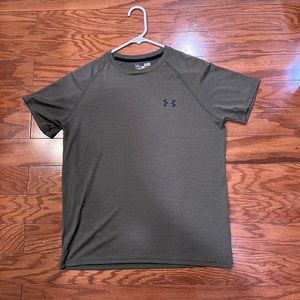 Under Armour Mens small dark green t shirt